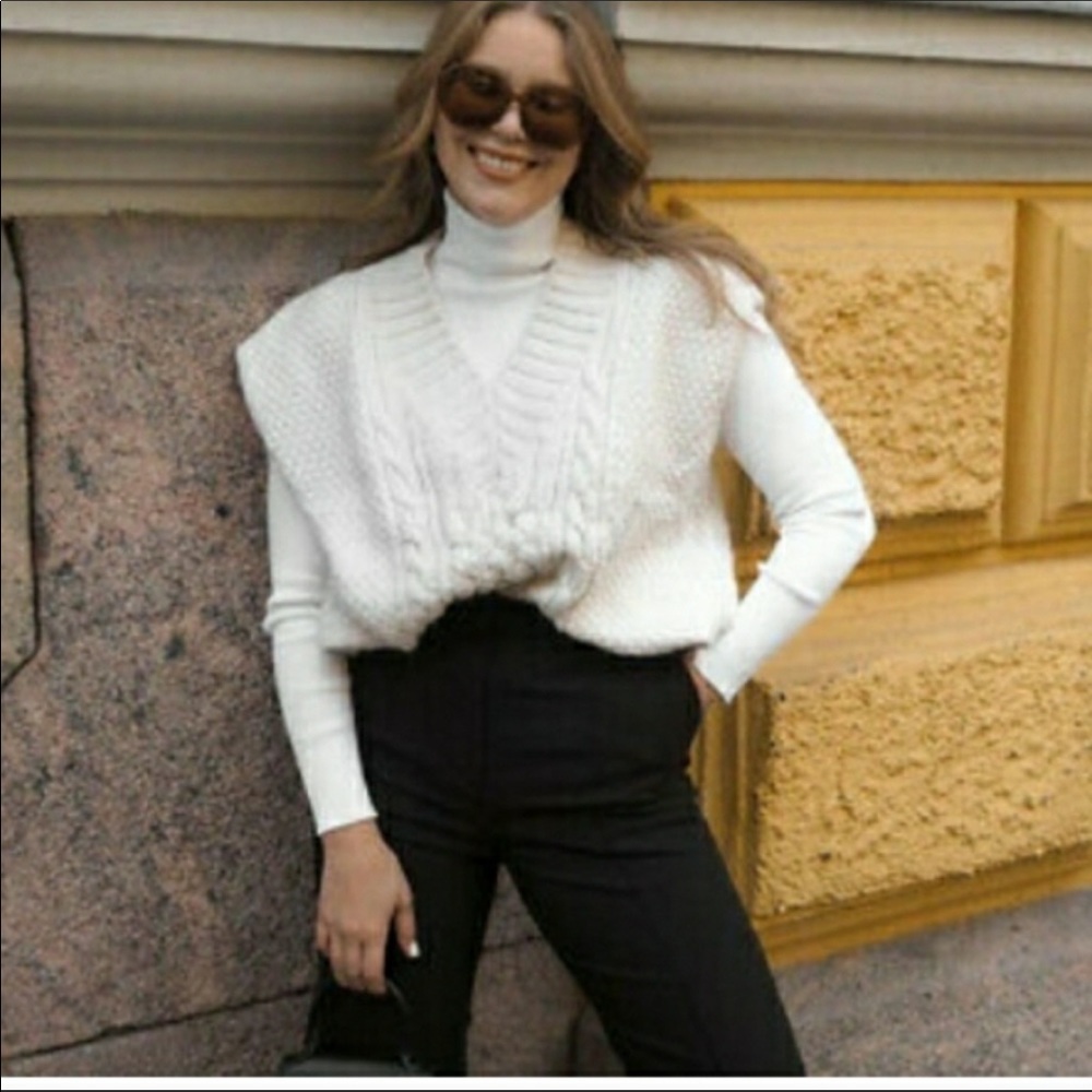 H&M cable knit sweater vest